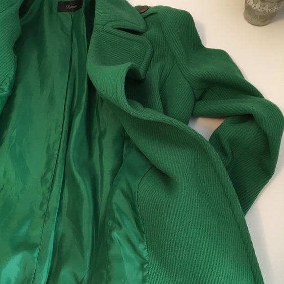 Lively Green Jacket - Picture 5 of 10